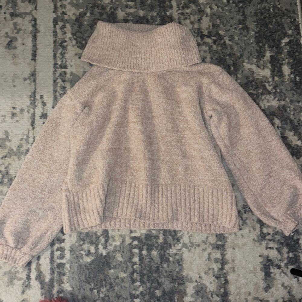 Jessica Simpson sweater